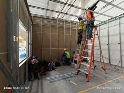 Trabajo de adecuación interior realizado por el equipo